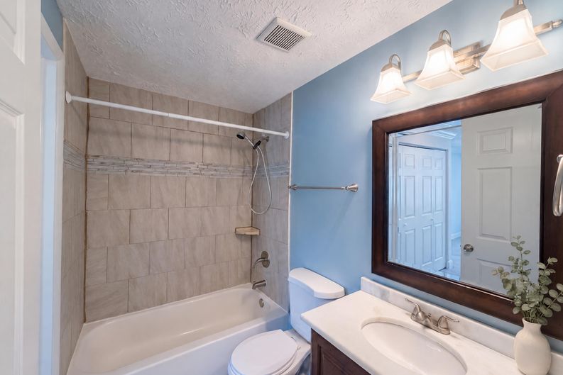 Photo 22 of 57 of 8769 Kanawha Ct, Lorton, VA
