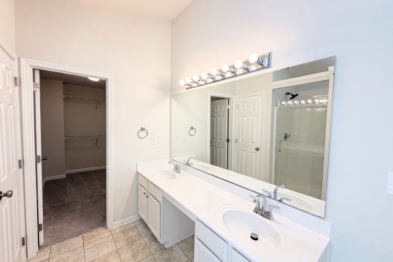 Photo 15 of 22 of 14542 Arbor Ridge Dr, Charlotte, NC