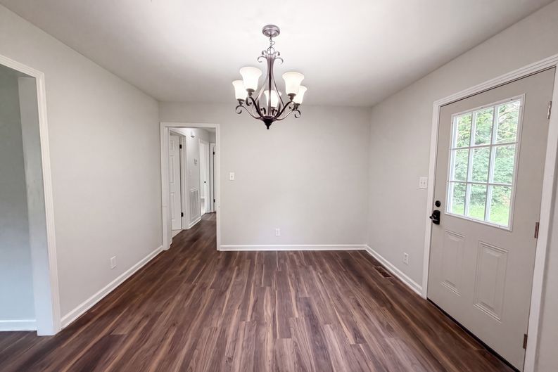 Photo 8 of 18 of 330 Harold Dr, Clarksville, TN