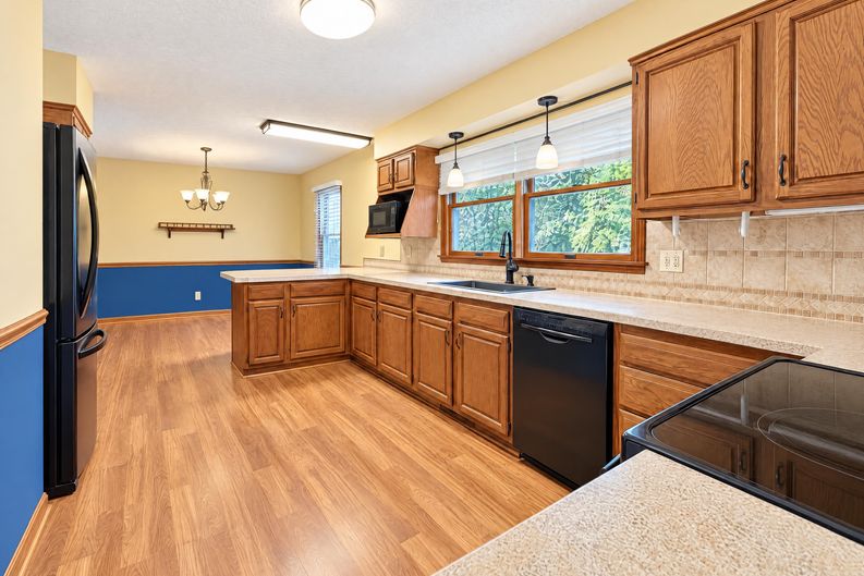 Photo 3 of 43 of 453 Carruthers Rd, Tallmadge, OH