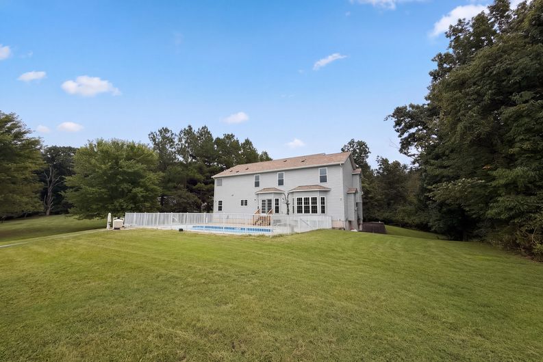 Photo 5 of 24 of 10107 Manassas Dr, Festus, MO