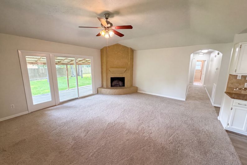 Photo 10 of 19 of 17014 Fid Ct, Crosby, TX