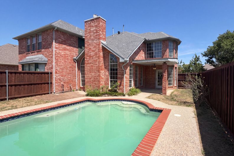 Photo 5 of 22 of 3606 Fairlands Dr, Richardson, TX
