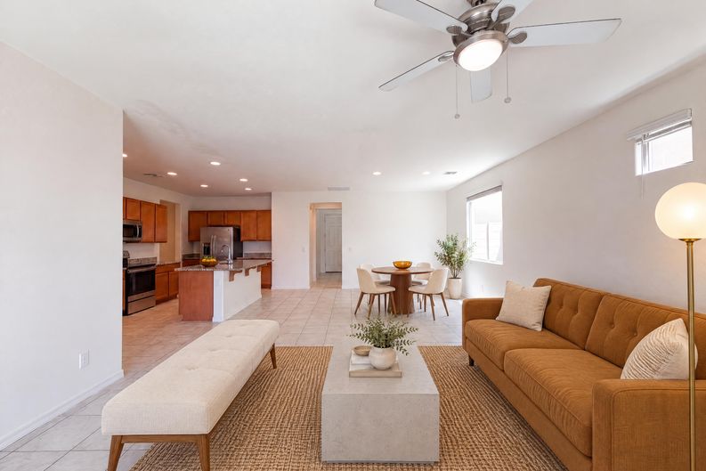 Photo 9 of 35 of 3325 W Dunbar Dr, Phoenix, AZ