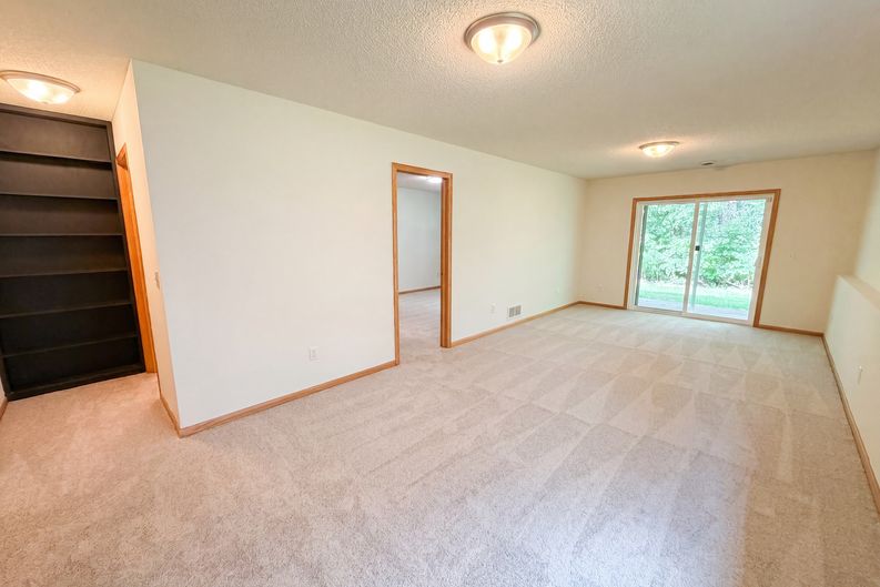 Photo 7 of 19 of 5317 140th Ave NW, Ramsey, MN