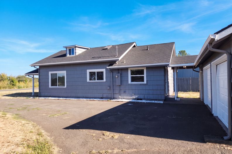 Photo 20 of 22 of 93291 Prairie Rd, Junction City, OR