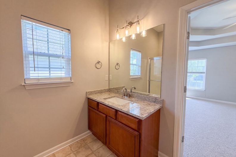 Photo 16 of 29 of 3010 Feradach Ln, Spring Hill, TN