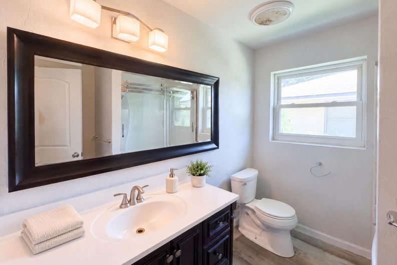 Photo 9 of 20 of 2415 Barnes Bridge Rd, Dallas, TX