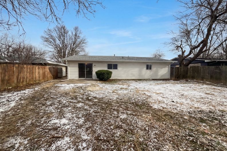 Photo 5 of 18 of 3011 Cameron St, Indianapolis, IN
