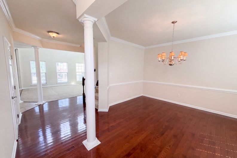 Photo 6 of 27 of 13306 Castlewellan Dr, Chester, VA