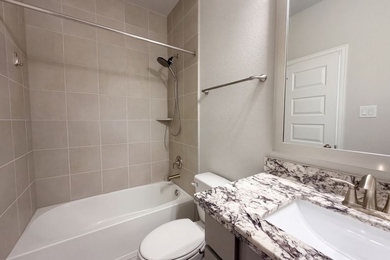Photo 16 of 23 of 10707 Centre Forest Dr, Houston, TX