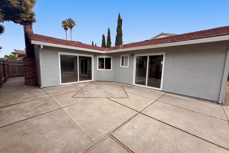 Photo 6 of 25 of 7804 McClintock Way, Sacramento, CA