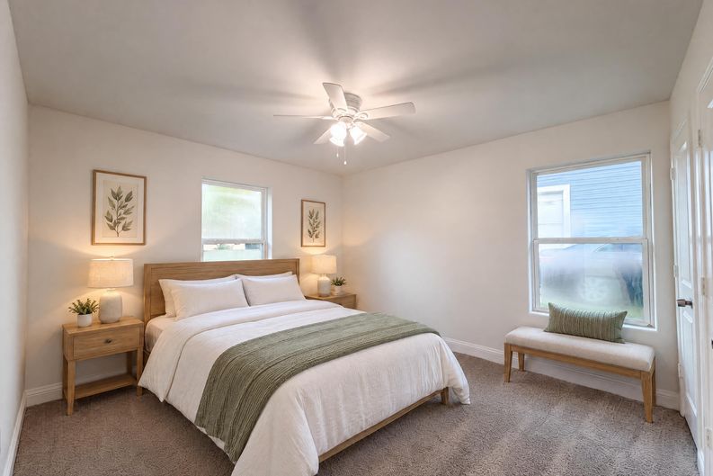 Photo 11 of 20 of 709 W Hull St, Denison, TX