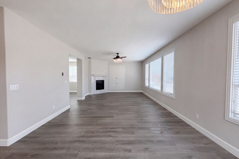 Photo 13 of 35 of 2571 Cantara Ct, Sacramento, CA