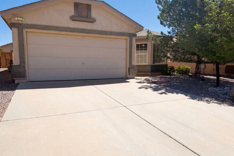 Photo 13 of 18 of 345 Peaceful Meadows Dr NE, Rio Rancho, NM