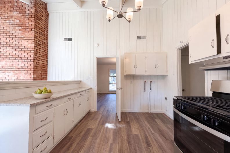 Photo 9 of 21 of 1725 Danciger Dr, Fort Worth, TX
