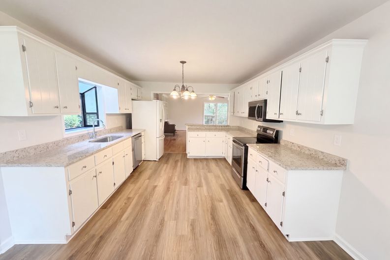 Photo 8 of 21 of 3802 Claude Brewer Rd, Loganville, GA