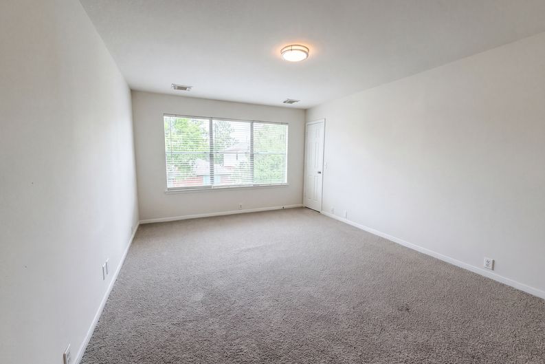 Photo 4 of 23 of 11918 Sonora Springs Dr, Tomball, TX