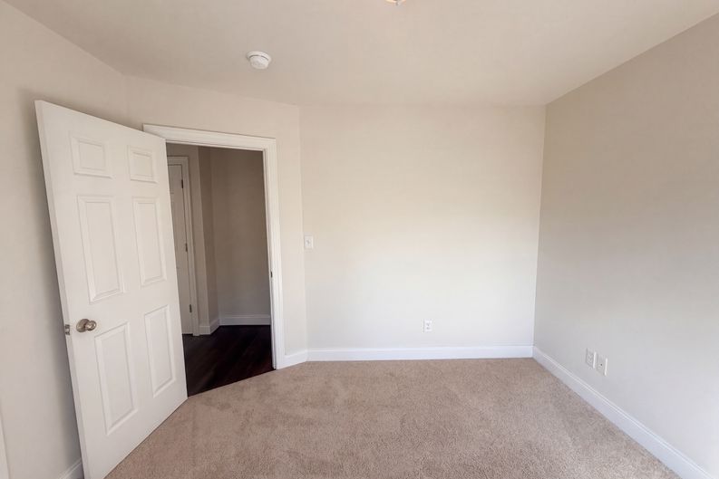 Photo 11 of 22 of 6205 Lea Ray Dr, Greensboro, NC