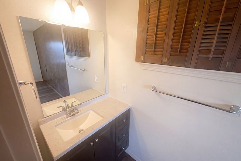 Photo 17 of 21 of 7212 Derickson Ave NE, Albuquerque, NM