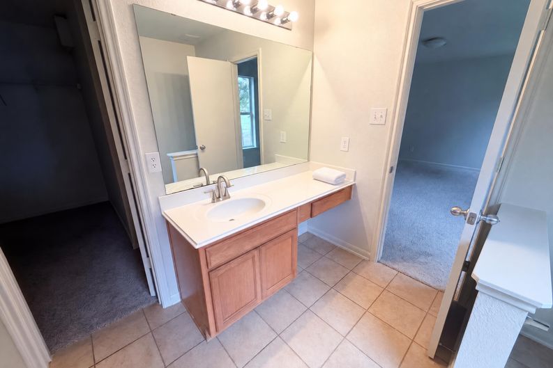 Photo 23 of 49 of 15515 Hollow Cypress Ct, Houston, TX