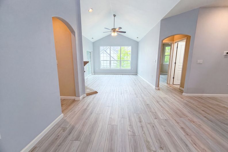Photo 3 of 17 of 5155 Summerlinn Way, West Linn, OR