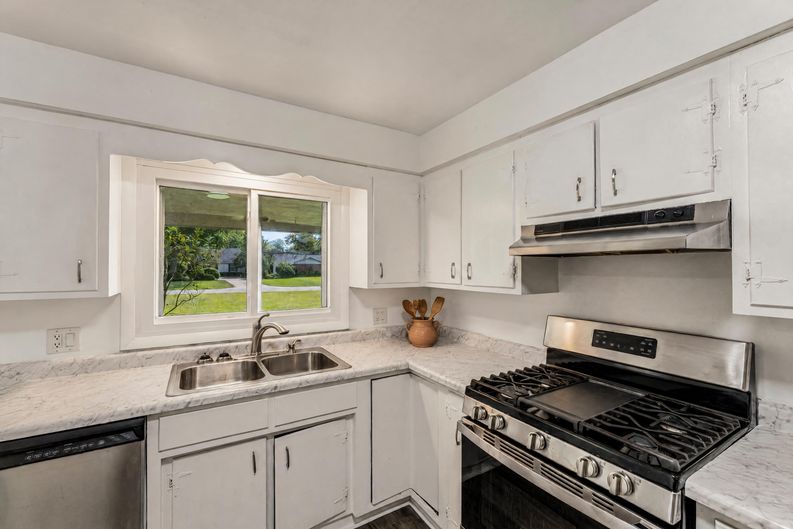 Photo 12 of 40 of 460 Long St, Amherst, OH