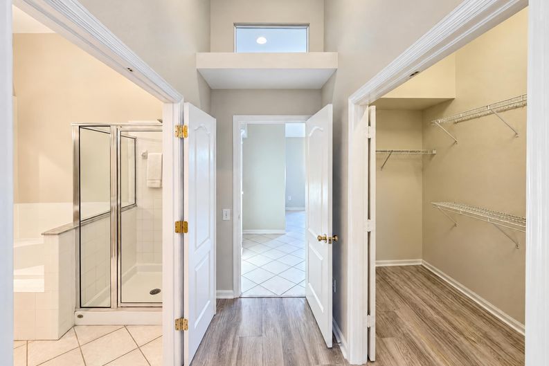 Photo 15 of 37 of 30447 Iverson Dr, Wesley Chapel, FL