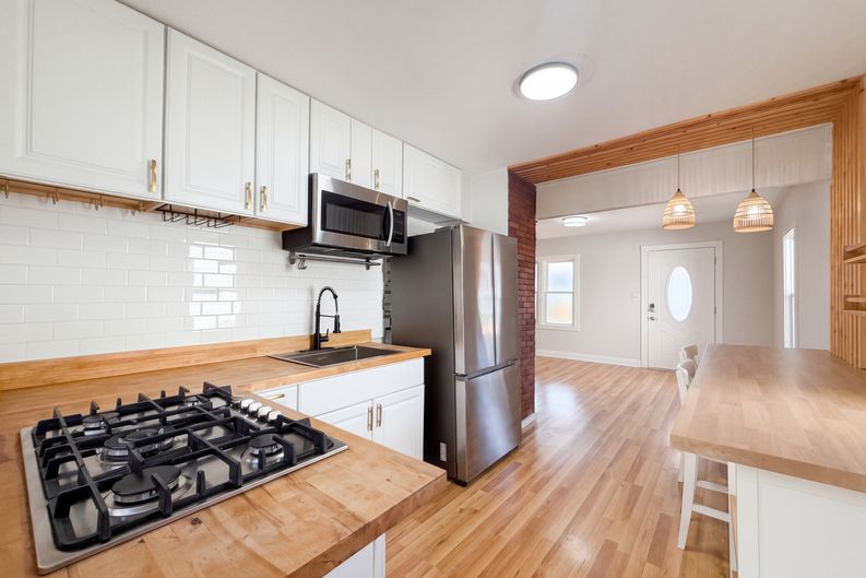 Photo 6 of 40 of 2790 Azelda St, Columbus, OH