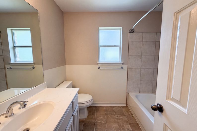 Photo 11 of 16 of 11117 Weatherford Dr, Belton, TX