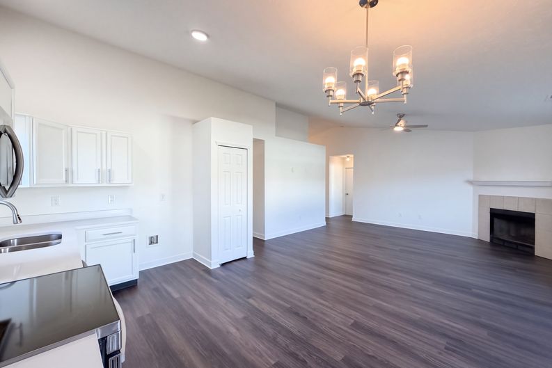Photo 8 of 20 of 8051 Painted Pony Dr, Indianapolis, IN