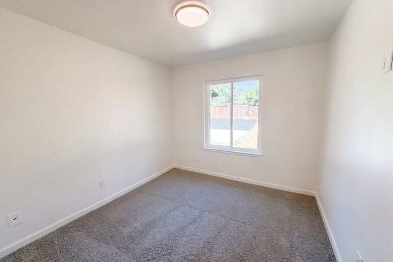 Photo 27 of 37 of 10539 Georgetown Dr, Rancho Cordova, CA