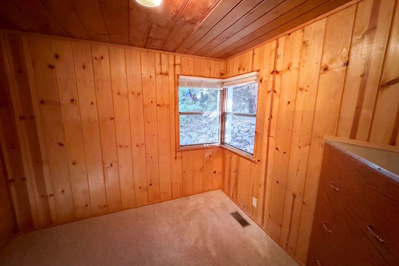 Photo 12 of 20 of 23679 Hillside Dr, Crestline, CA