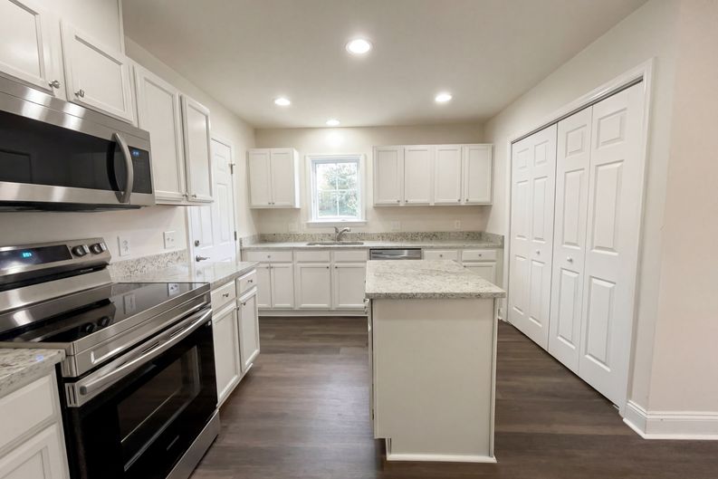 Photo 14 of 17 of 604 Eastway Ave, Durham, NC