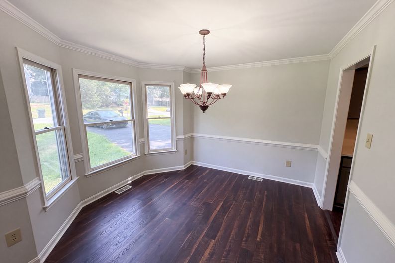 Photo 7 of 27 of 6401 Forest Grove Dr, Fredericksburg, VA