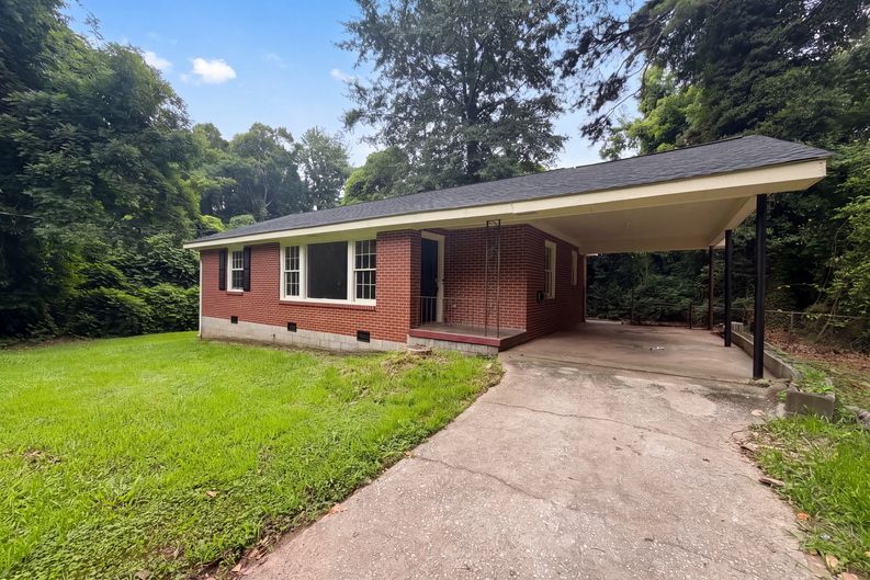 Photo 16 of 18 of 856 Glenway Dr, Atlanta, GA