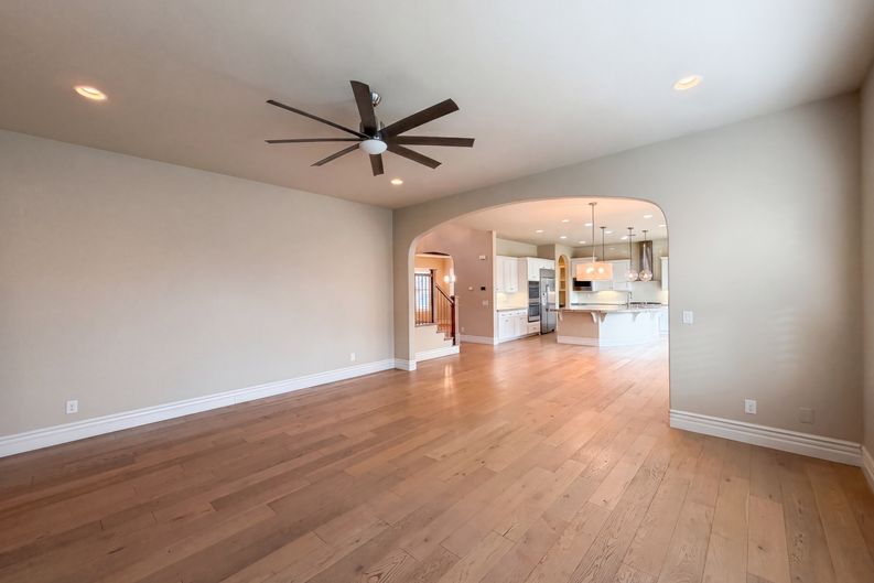 Photo 13 of 36 of 5601 Lakepointe Dr, Rocklin, CA