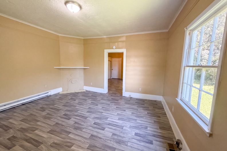 Photo 6 of 20 of 372 Oliver St, Spartanburg, SC