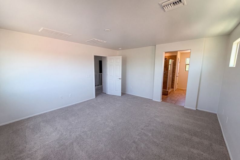 Photo 4 of 25 of 7452 S Golden Shore Dr, Tucson, AZ