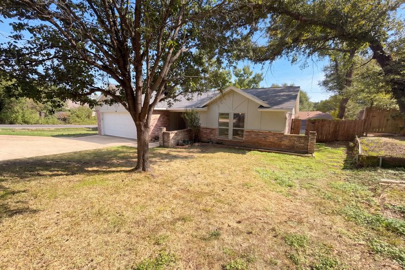 Photo 20 of 22 of 2527 Holt Rd, Arlington, TX