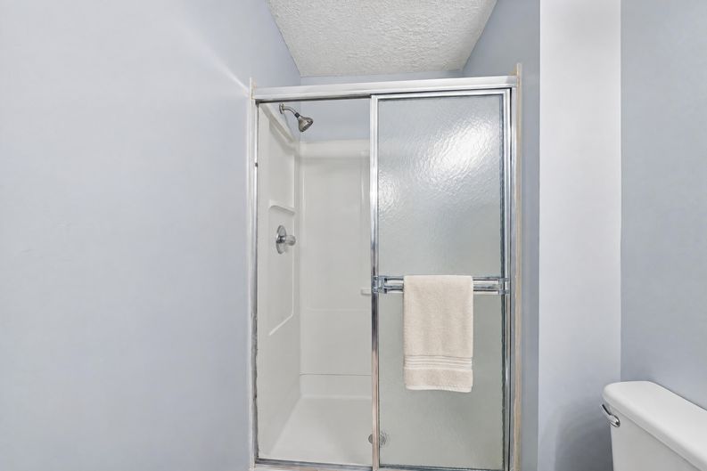 Photo 12 of 17 of 4900 Avenida Del Sol Dr, Raleigh, NC