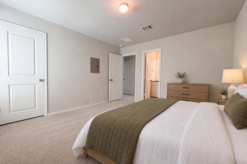 Photo 4 of 17 of 210 Expedition Way, San Antonio, TX