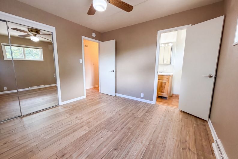 Photo 14 of 29 of 3352 W Aksarben Ave, Littleton, CO