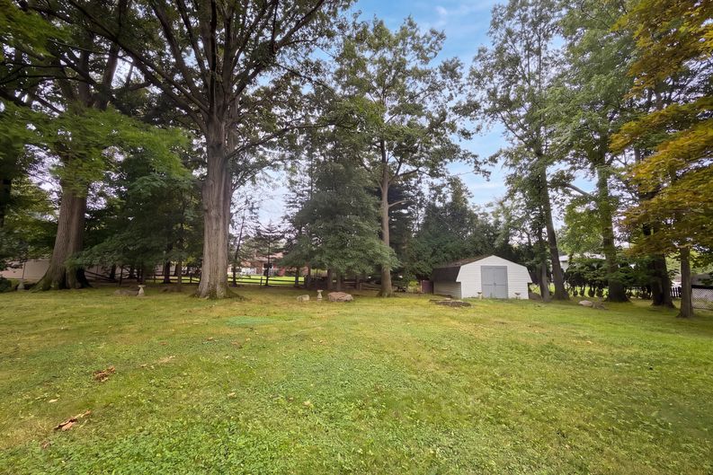 Photo 22 of 26 of 6652 Oakwood Dr, Independence, OH