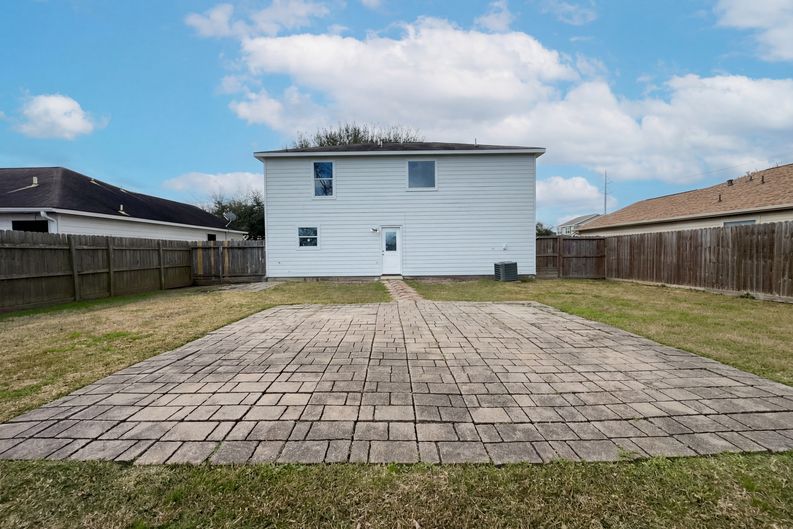 Photo 5 of 17 of 2310 Redfish Dr, Texas City, TX
