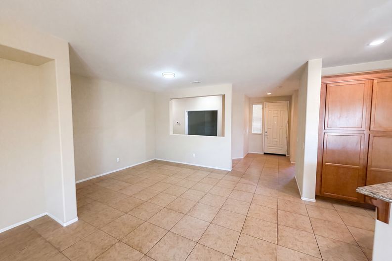 Photo 6 of 33 of 12783 Brandon St, Victorville, CA