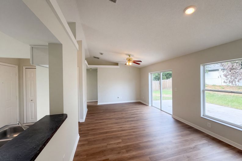 Photo 8 of 20 of 13319 Caspian Ln, Clermont, FL