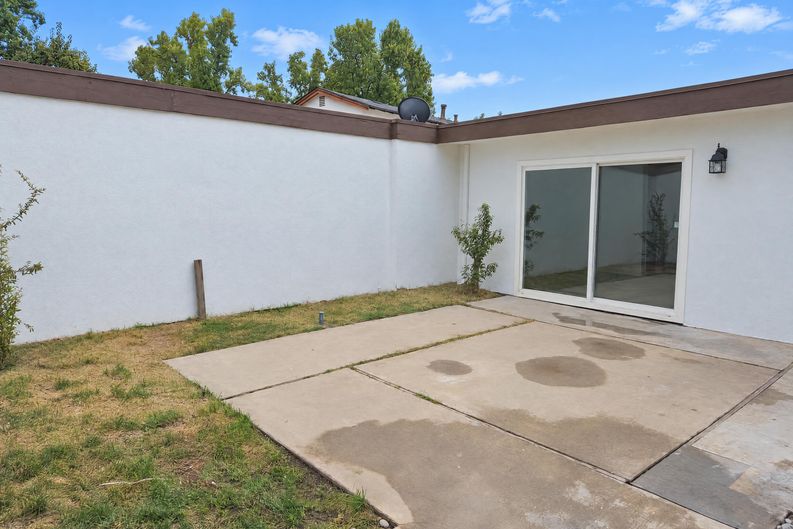 Photo 19 of 25 of 2625 El Greco Dr, Modesto, CA