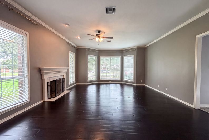 Photo 3 of 26 of 2717 Wickersham Dr, Temple, TX