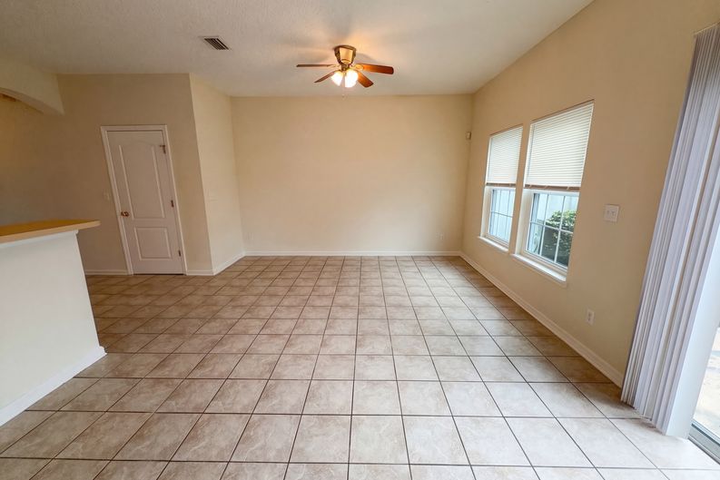 Photo 9 of 17 of 1539 Biscayne Bay Dr, Jacksonville, FL